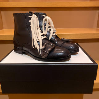 グッチ(Gucci)のグッチ箱付イタリア製靴レザーブーツ黒シューズ蜂の刺繍金属ベルト(ブーツ)