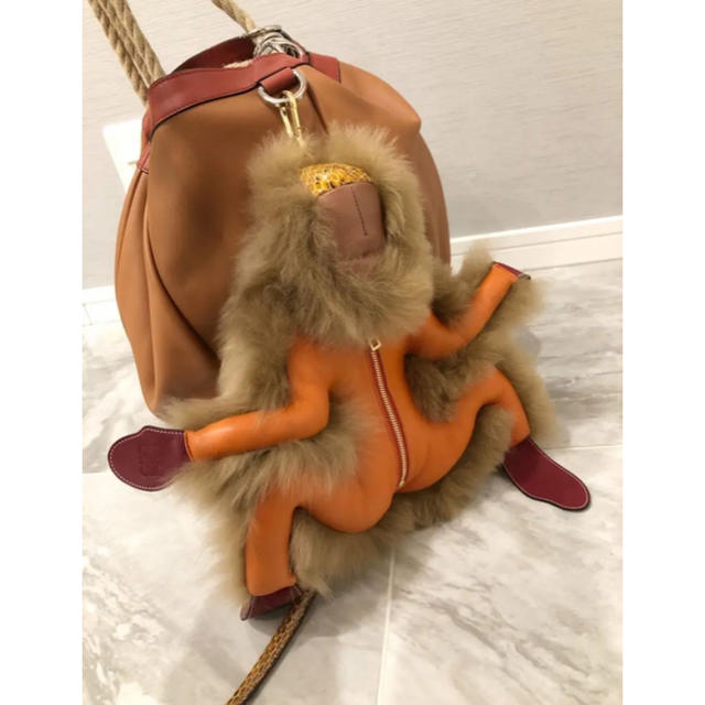 LOEWE(ロエベ)のLOEWE ロエベ　モンキーチャーム　キーホルダー　ムートン　スネークスキン レディースのアクセサリー(チャーム)の商品写真