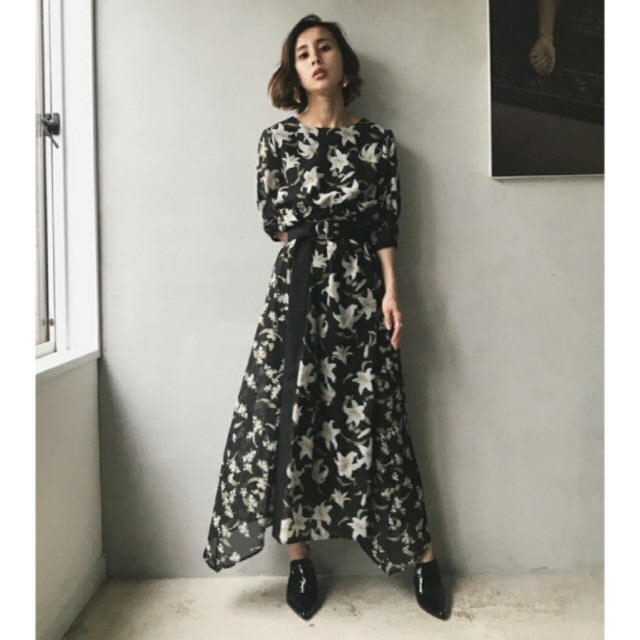 Ameri VINTAGE(アメリヴィンテージ)のAmeri vintage twin lily dress ワンピース レディースのワンピース(ロングワンピース/マキシワンピース)の商品写真