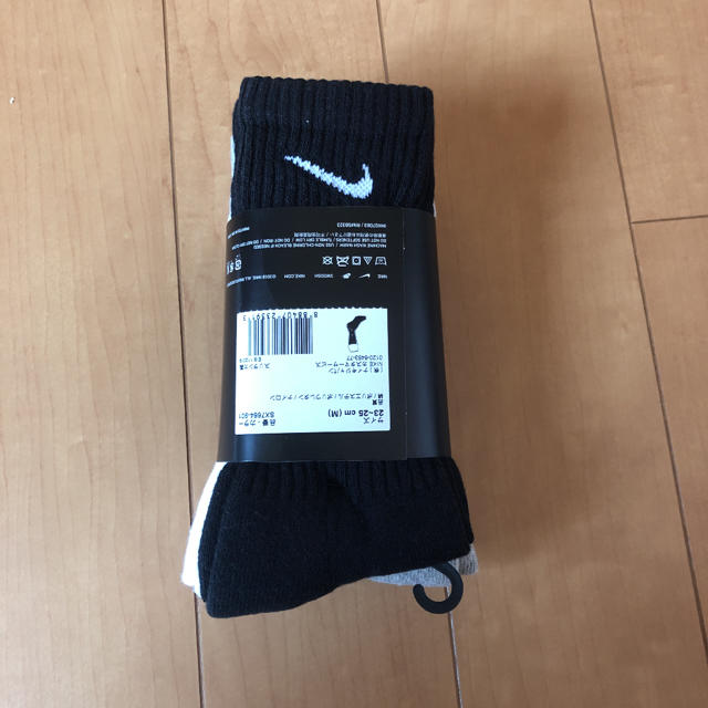 NIKE(ナイキ)の☆ナイキ NIKE 3Pソックス　27〜29cm 白、黒、グレー メンズのレッグウェア(ソックス)の商品写真