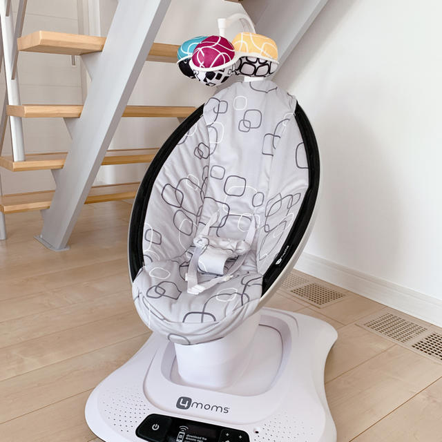 【最新美品】電動バウンサーママルー4.0  4moms mamaRoo4.0 キッズ/ベビー/マタニティのキッズ/ベビー/マタニティ その他(その他)の商品写真