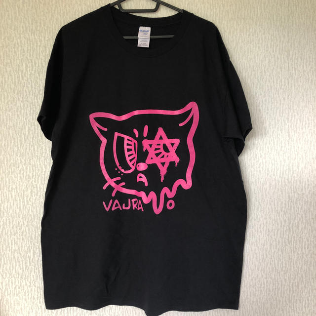 とろけるバジュT XL ブラック　ピンク　バジュラグッズ メンズのトップス(Tシャツ/カットソー(半袖/袖なし))の商品写真