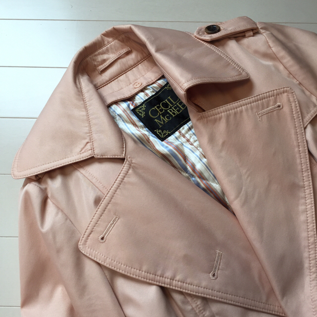 CECIL McBEE(セシルマクビー)のセシルマクビー トレンチコート レディースのジャケット/アウター(トレンチコート)の商品写真
