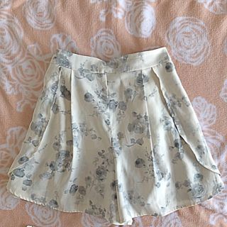 ミッシュマッシュ(MISCH MASCH)のミッシュマッシュ　花柄キュロット ショートパンツ(キュロット)