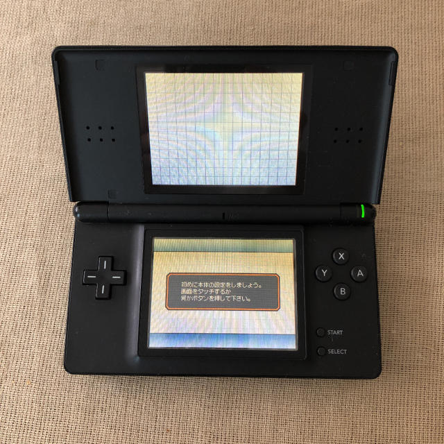 ニンテンドーDS(ニンテンドーDS)のニンテンドーDS 逆転裁判　ソフト2つ エンタメ/ホビーのゲームソフト/ゲーム機本体(家庭用ゲーム機本体)の商品写真