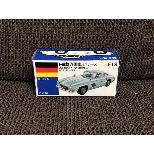 Takara Tomy(タカラトミー)の青箱 トミカ No.F19 メルセデスベンツ 300SL (日本製) エンタメ/ホビーのおもちゃ/ぬいぐるみ(ミニカー)の商品写真