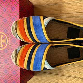 トリーバーチ(Tory Burch)の【お値下げしました】トリーバーチ　 ストライプシューズ　5.5 未使用(スリッポン/モカシン)