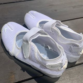 ナイキ(NIKE)のナイキ　エアリフト　ホワイト　25 24.5(スニーカー)