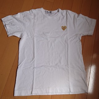 コムデギャルソン(COMME des GARCONS)のプレイコムデギャルソン ワンポイントTシャツ ゴールド Mサイズ(Tシャツ/カットソー(半袖/袖なし))