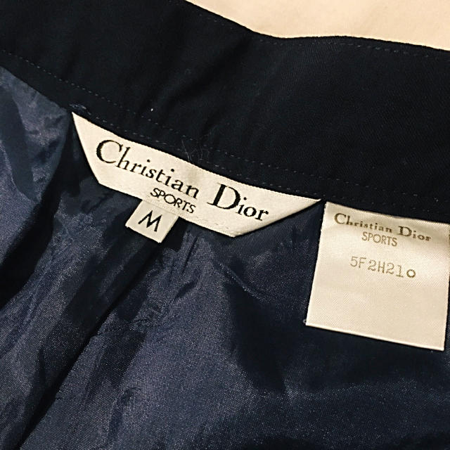 Christian Dior(クリスチャンディオール)のクリスチャンディオール　ショートパンツ　濃紺 レディースのパンツ(ショートパンツ)の商品写真