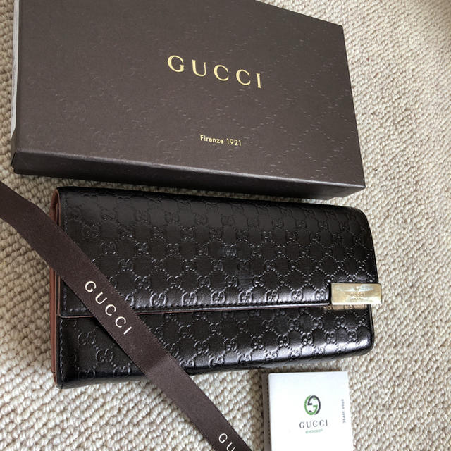 Gucci - 美品　グッチ　二つ折り　長財布