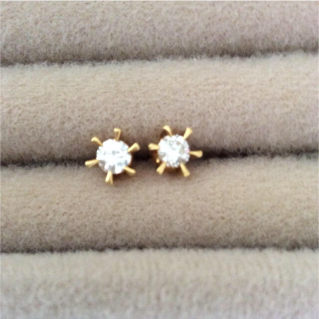 ピアス18金ダイヤモンドピアス