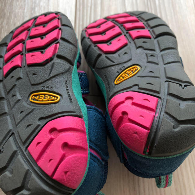 KEEN(キーン)のkeen サンダル　kids13.5 キッズ/ベビー/マタニティのベビー靴/シューズ(~14cm)(サンダル)の商品写真