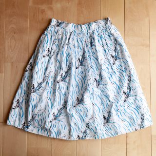 カルヴェン(CARVEN)のCARVEN サーファー柄 膝丈スカート(ひざ丈スカート)