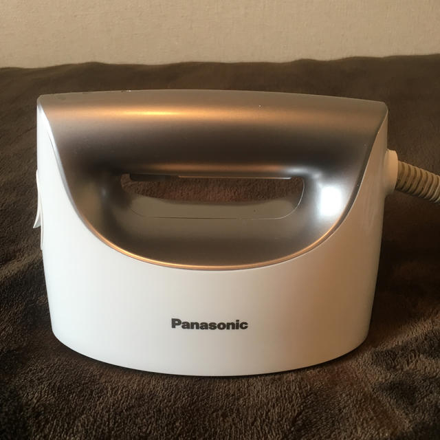 【衣類スチーマー】Panasonic NI-CFS750 シルバー