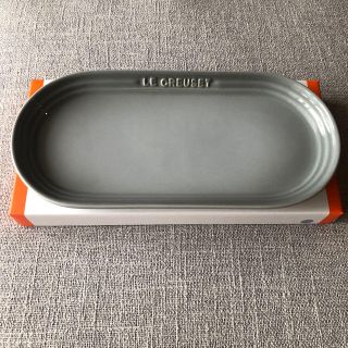 ルクルーゼ(LE CREUSET)の❤︎ル・クルーゼ❤︎オブロングプレート　ミストグレー(食器)