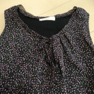 エニィスィス(anySiS)のany sis 花柄タンクトップ　size2(タンクトップ)