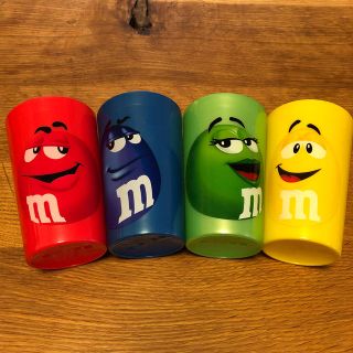 エムアンドエムアンドエムズ(m&m&m's)のm&m&m’s コップ4個セット(グラス/カップ)