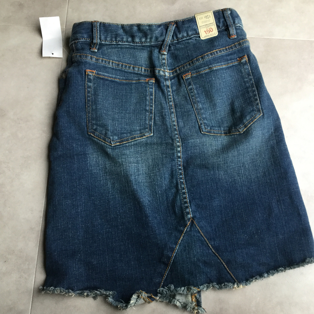 GAP Kids(ギャップキッズ)のGap新品デニムスカート150 キッズ/ベビー/マタニティのキッズ服女の子用(90cm~)(スカート)の商品写真