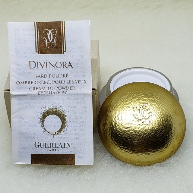 GUERLAIN(ゲラン)の【ゲラン】ディヴノーラ パーリーカラークリームパウダーアイシャドウN°182 コスメ/美容のベースメイク/化粧品(アイシャドウ)の商品写真