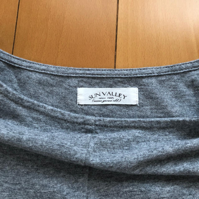 SUNVALLEY(サンバレー)のSUN VALLEY 後ろ開きワイドティシャツ レディースのトップス(Tシャツ(半袖/袖なし))の商品写真