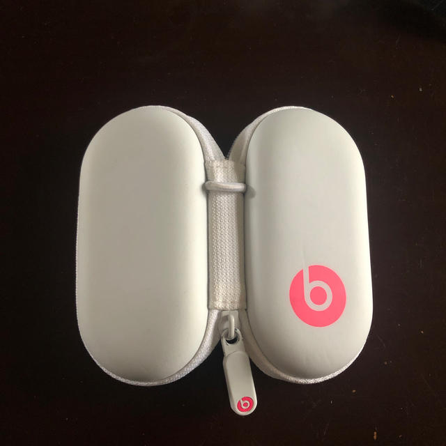 Beats by Dr Dre(ビーツバイドクタードレ)のbeats イヤホン スマホ/家電/カメラのオーディオ機器(ヘッドフォン/イヤフォン)の商品写真