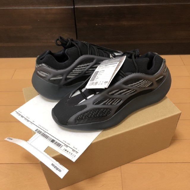 adidas(アディダス)の28.5cm adidas YEEZY BOOST 700 V3 ALVAH メンズの靴/シューズ(スニーカー)の商品写真