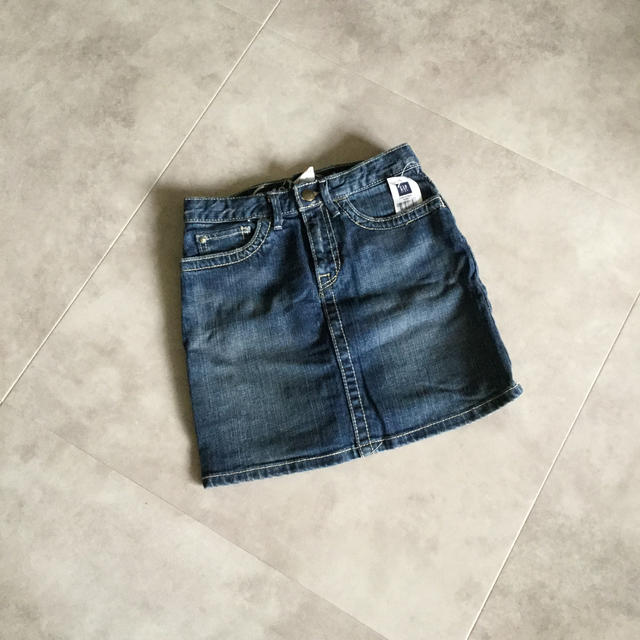 GAP Kids(ギャップキッズ)のGap新品デニムスカート150 キッズ/ベビー/マタニティのキッズ服女の子用(90cm~)(スカート)の商品写真