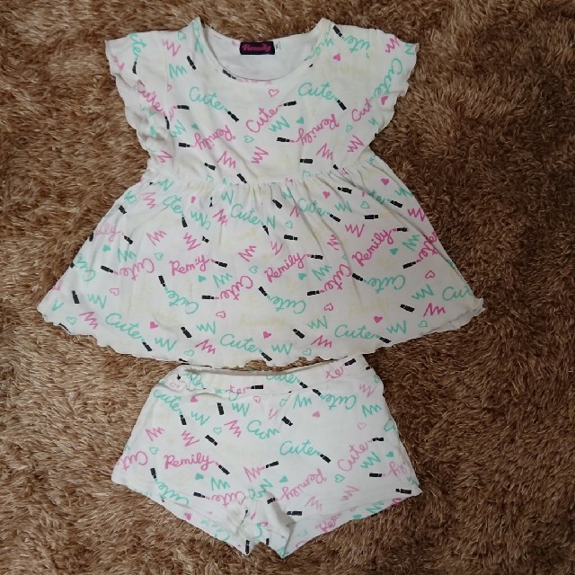 BeBe(ベベ)のBeBe チュニック&パンツ110 キッズ/ベビー/マタニティのキッズ服女の子用(90cm~)(パジャマ)の商品写真