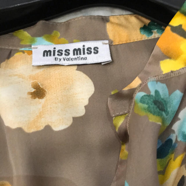 VALENTINO(ヴァレンティノ)のmiss miss BY valentino  レディースのトップス(シャツ/ブラウス(長袖/七分))の商品写真