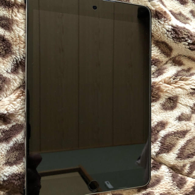 iPad mini 4 128GB Wi-Fiモデル フィルム、カバー、ケース付 1