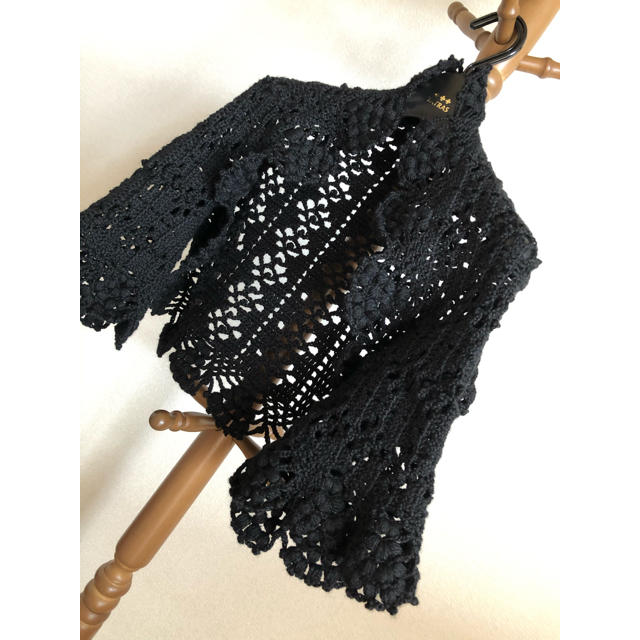 SLOBE IENA(スローブイエナ)の◆手編みレース編みフリル袖7分ボレロ黒　羽織りカーデ レディースのトップス(カーディガン)の商品写真