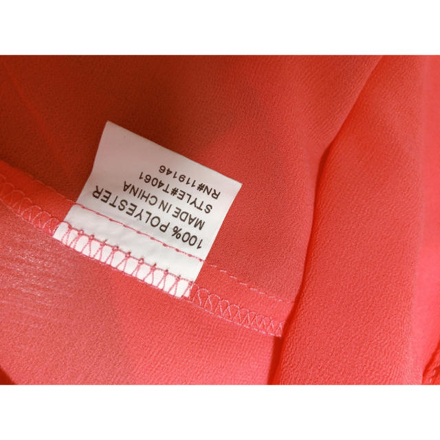インポート　ビジュートップス　新品未使用　S ブラウス　サーモンピンク レディースのトップス(シャツ/ブラウス(半袖/袖なし))の商品写真