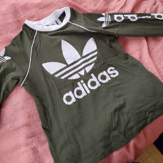 アディダス(adidas)のadidas　(Tシャツ(長袖/七分))