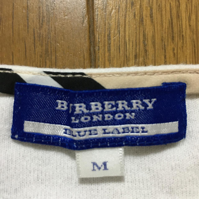 BURBERRY BLUE LABEL(バーバリーブルーレーベル)のお値打ち　Burberry BLUE LABEL Mサイズ レディースのトップス(Tシャツ(半袖/袖なし))の商品写真