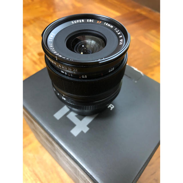 富士フイルム(フジフイルム)のFujifilm XF14mm F2.8 R  スマホ/家電/カメラのカメラ(レンズ(単焦点))の商品写真
