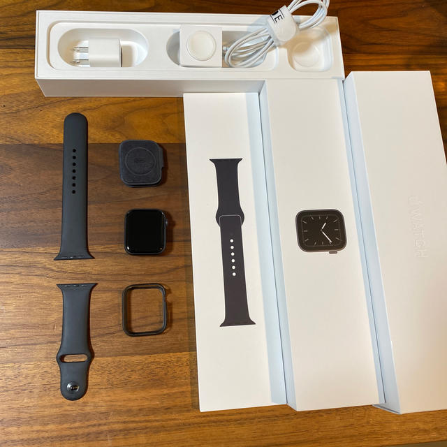 時計【美品】アップルウォッチ シリーズ5 GPS 44mm Apple Watch