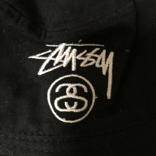 STUSSY(ステューシー)のバケットハット#ブラック#試着のみ レディースの帽子(ハット)の商品写真