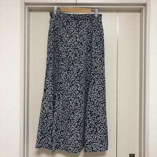 ジーユー(GU)のお値下げ！GU新品可愛い花柄スカート(ロングスカート)