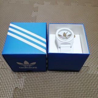 アディダス(adidas)のadidas腕時計 白(腕時計)