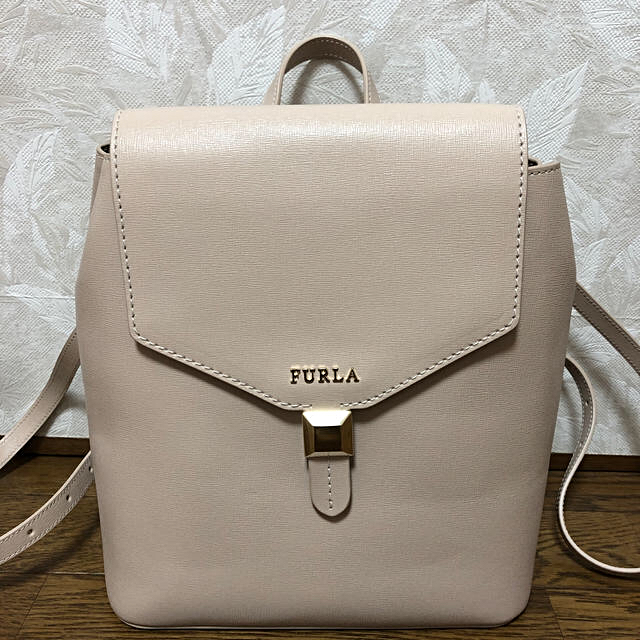 【最終値下げです】FURLA リュックレディース