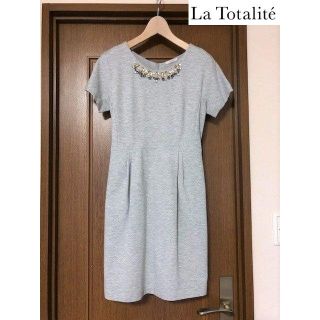 ラトータリテ(La TOTALITE)の新品同様ラトータリテ★ビジュー付ポンチワンピース (ひざ丈ワンピース)