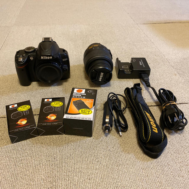 Nikon D3000 一眼レフカメラ ブラック 標準レンズセット