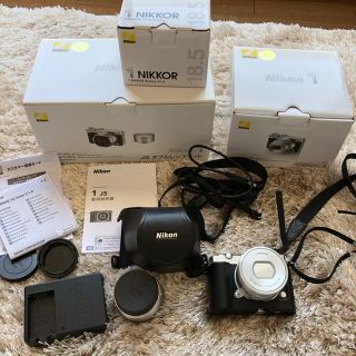 ニコン(Nikon)のNikon NIKON 1 J5 Wレンズキット SILVER(ミラーレス一眼)