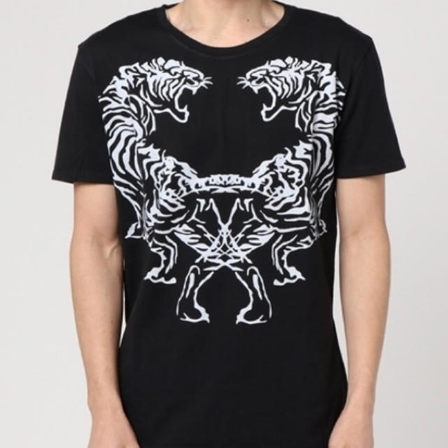 Onitsuka Tiger(オニツカタイガー)のOnitsuka tiger Men's Graphic Tee 2枚セット メンズのトップス(Tシャツ/カットソー(半袖/袖なし))の商品写真