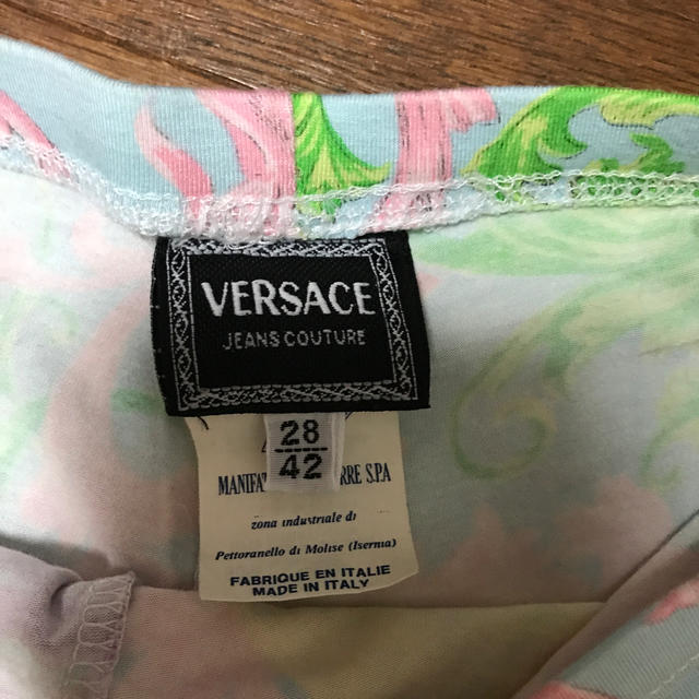 VERSACE(ヴェルサーチ)のVERSACEスパッツ レディースのパンツ(スキニーパンツ)の商品写真