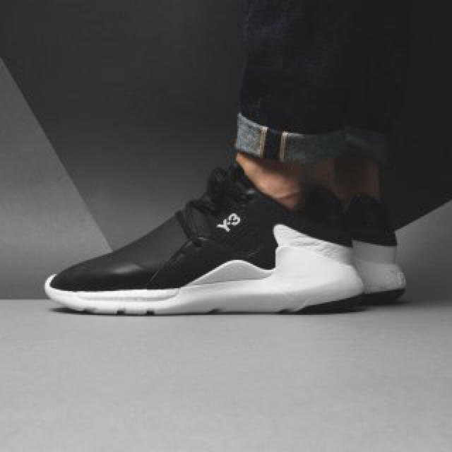 Y-3(ワイスリー)のY-3 QR RUN  ワイスリー  スニーカー メンズの靴/シューズ(スニーカー)の商品写真