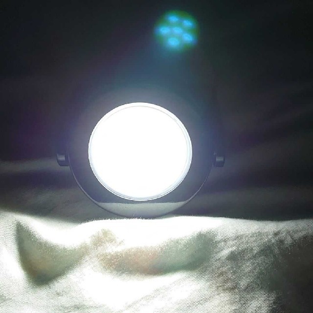 マルチアングルマグネットライト インテリア/住まい/日用品のライト/照明/LED(フロアスタンド)の商品写真