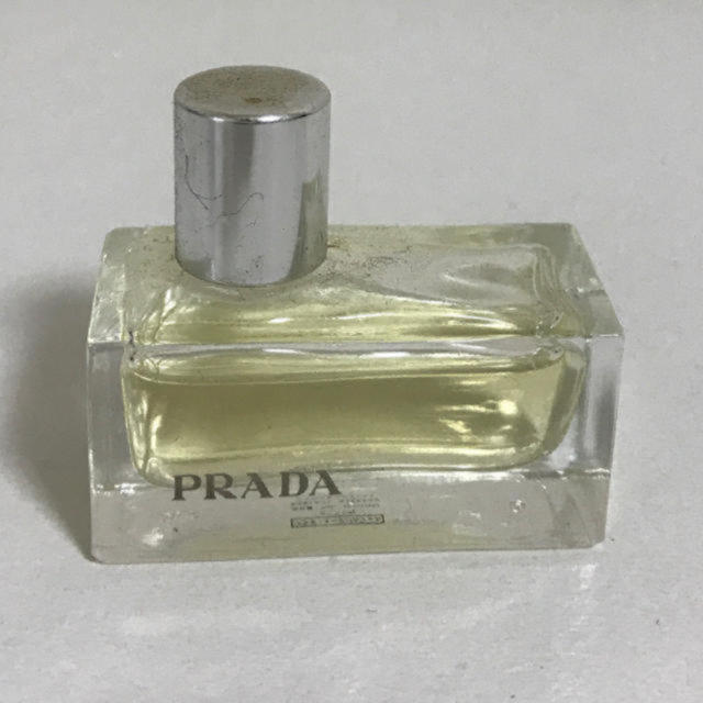 PRADA(プラダ)のPRADA  オーデ　パルファム　香水　7ml コスメ/美容のボディケア(ボディローション/ミルク)の商品写真