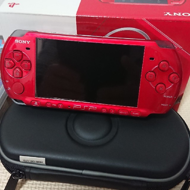 PSP-3000本体、ソフト3本 1